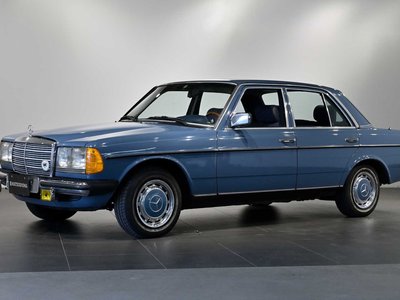 1983 Mercedes-BENZ E-CLASS 照片 2
