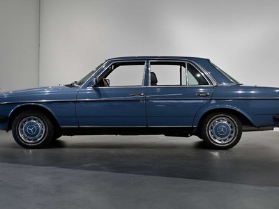 1983 Mercedes-BENZ E-CLASS 照片 9