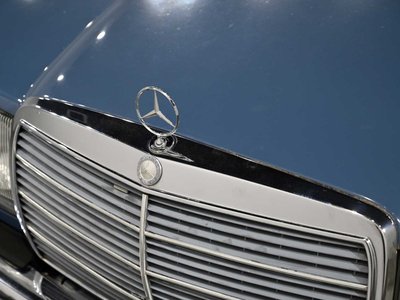 1983 Mercedes-BENZ E-CLASS 照片 8