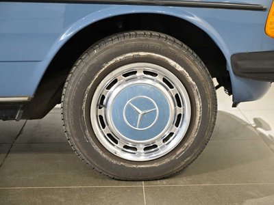 1983 Mercedes-BENZ E-CLASS 照片 10