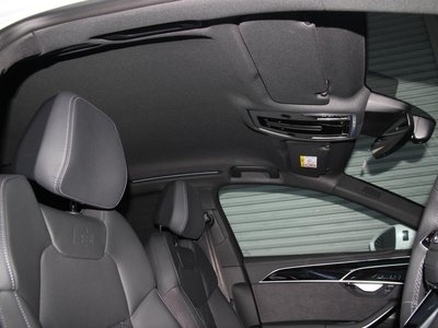 2025 AUDI A8 photo 14