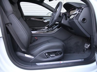2025 AUDI A8 thumbnail 25