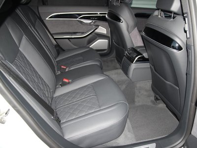 2025 AUDI A8 photo 12