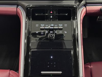 2024 Porsche PANAMERA photo 13