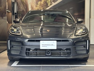 2024 Porsche PANAMERA photo 2