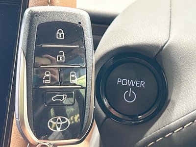 صورة 52 لـ 2025 Toyota VELLFIRE