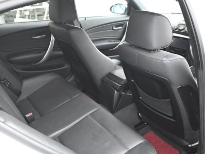صورة 4 لـ 2007 BMW 1 SERIES