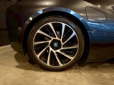 2016 BMW I8 — фото 11