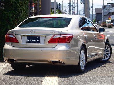 2011 Lexus LS — фото 11