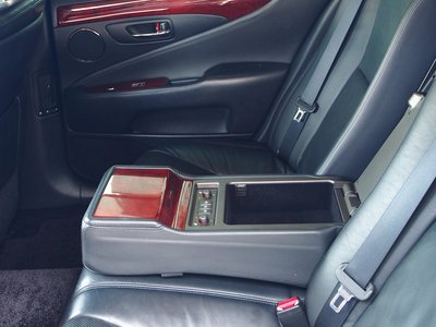2011 Lexus LS — фото 35
