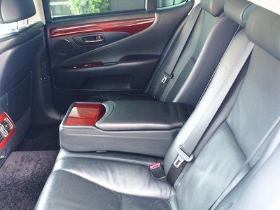 2011 Lexus LS — фото 36