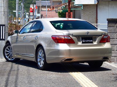 2011 Lexus LS — фото 6