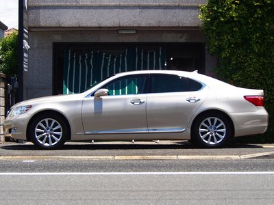 2011 Lexus LS — фото 8
