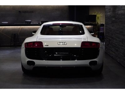 صورة 46 لـ 2009 AUDI R8