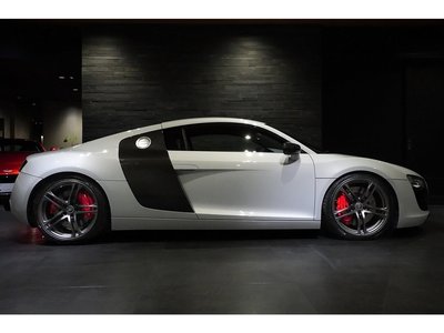 صورة 27 لـ 2009 AUDI R8
