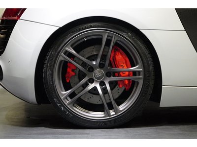 صورة 30 لـ 2009 AUDI R8