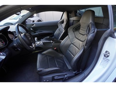 صورة 40 لـ 2009 AUDI R8