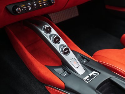 2021 Ferrari 812 GTS 照片 16