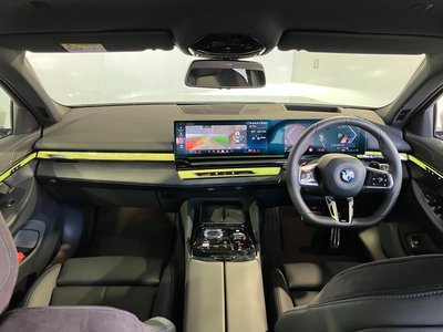 2025 BMW 5 SERIES TOURING 照片 3