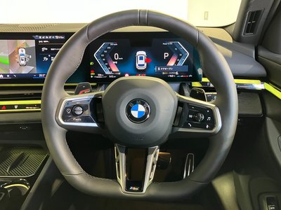 2025 BMW 5 SERIES TOURING photo 32