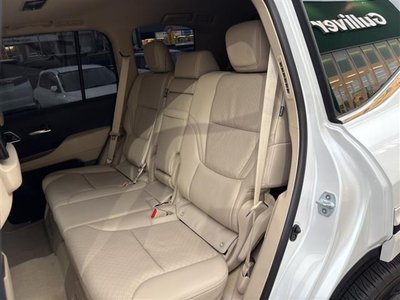 2025 Toyota LAND CRUISER 300 thumbnail 27
