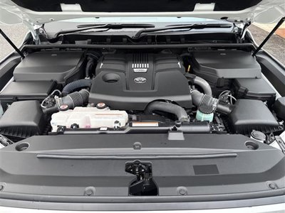 2025 Toyota LAND CRUISER 300 thumbnail 42