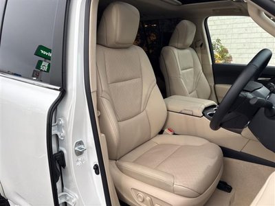 2025 Toyota LAND CRUISER 300 thumbnail 24