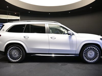 2025 Mercedes-BENZ GLS MAYBACH thumbnail 4