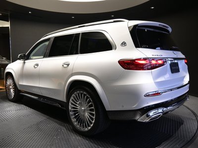 2025 Mercedes-BENZ GLS MAYBACH thumbnail 7