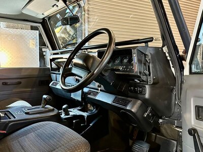 1999 LAND Rover DEFENDER thumbnail 17