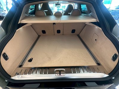صورة مصغرة 28 لـ 2026 Aston Martin DBX