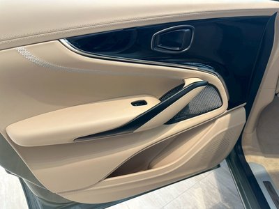 صورة مصغرة 41 لـ 2026 Aston Martin DBX