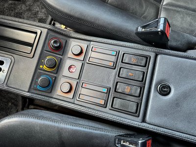 صورة 28 لـ 1989 Ferrari 328 GTS
