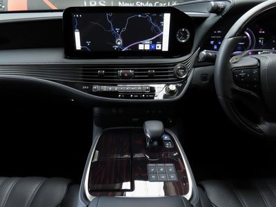 صورة مصغرة 68 لـ 2025 Lexus LS