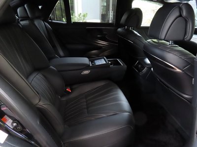 صورة مصغرة 81 لـ 2025 Lexus LS