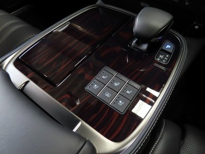 صورة مصغرة 74 لـ 2025 Lexus LS