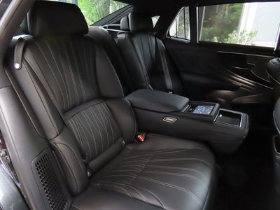 صورة مصغرة 82 لـ 2025 Lexus LS