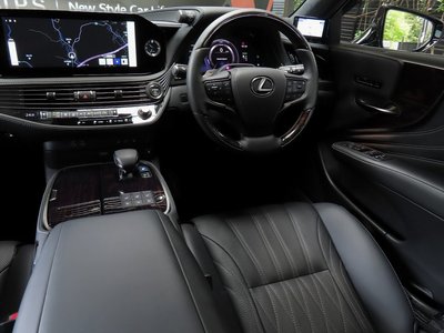 صورة مصغرة 60 لـ 2025 Lexus LS