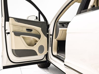2026 Bentley BENTAYGA 照片 9