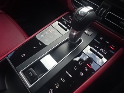 2022 Porsche MACAN 照片 32