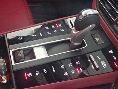 2022 Porsche MACAN 照片 36