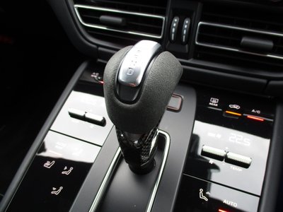 2024 Porsche MACAN thumbnail 21