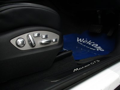 2024 Porsche MACAN thumbnail 27