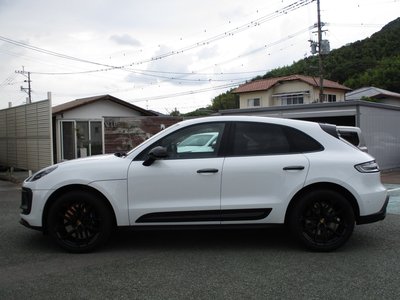 2024 Porsche MACAN photo 4