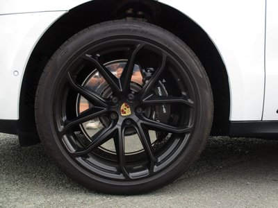 2024 Porsche MACAN thumbnail 41