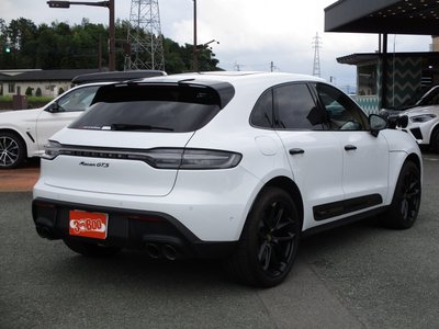 2024 Porsche MACAN photo 7