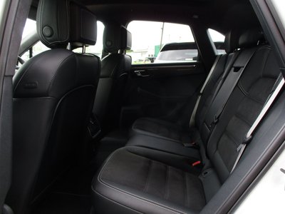 2024 Porsche MACAN thumbnail 33