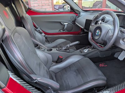 2015 ALFA Romeo 4C — фото 2