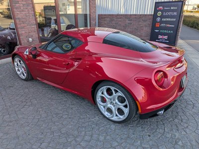 2015 ALFA Romeo 4C — фото 12