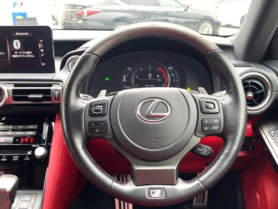 2021 Lexus IS photo 11